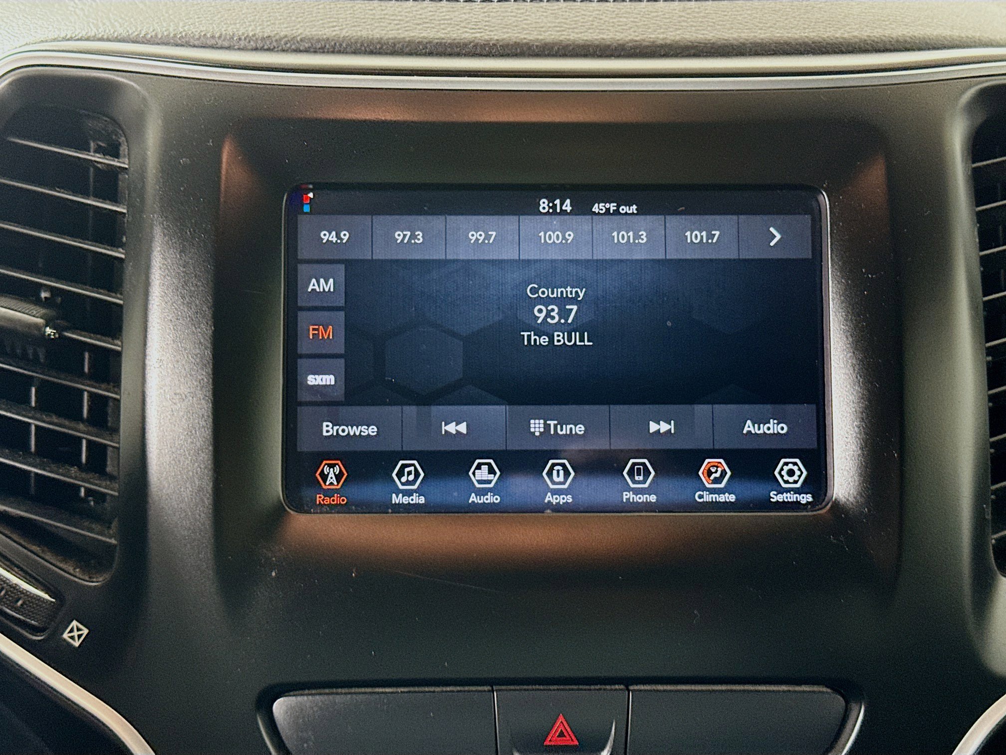 Used 2019 Jeep Cherokee Latitude Plus image 14