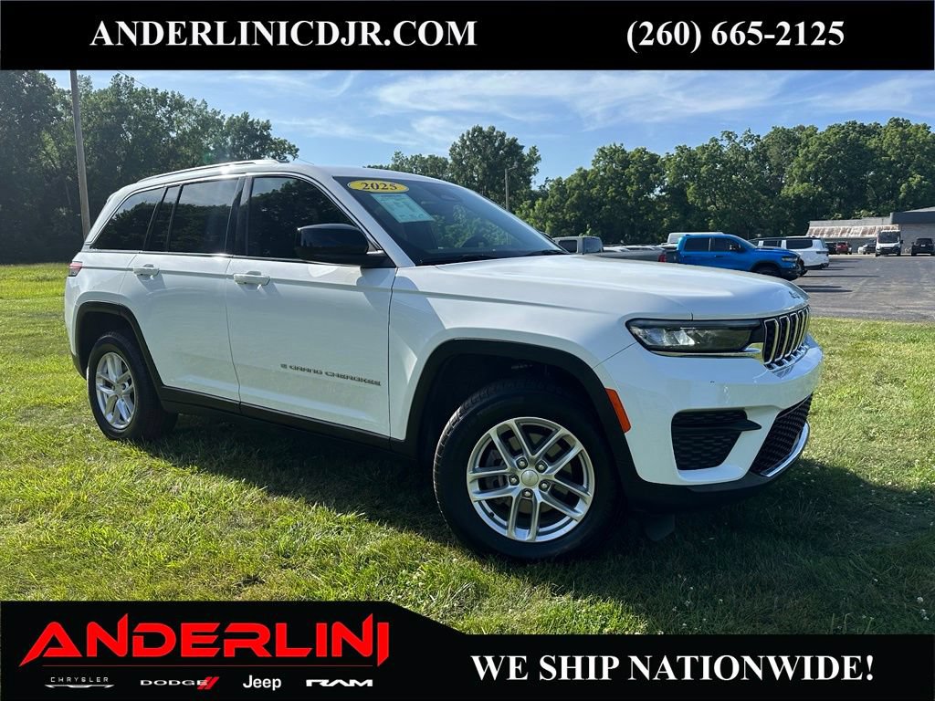 Used 2025 Jeep Grand Cherokee Laredo X AWD/4WD image 1