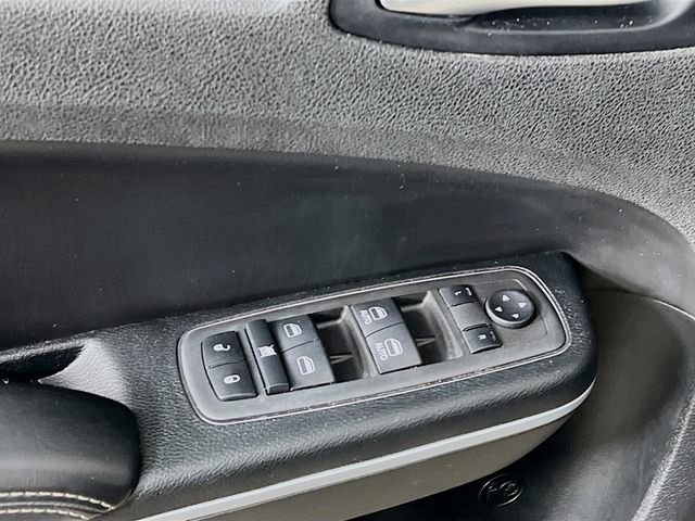 Used 2022 Chrysler 300 S image 9