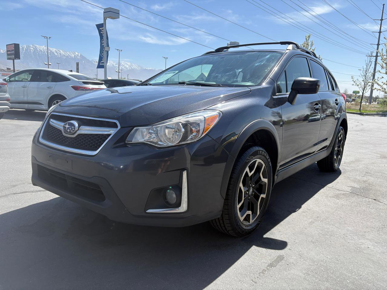 Used 2016 Subaru Crosstrek 2.0i Premium image 3