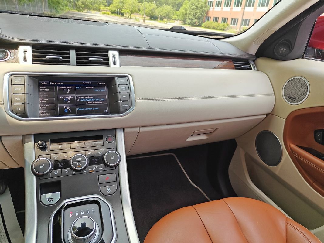 Used 2012 Land Rover Range Rover Evoque Prestige w/ Prestige Premium Pkg image 22