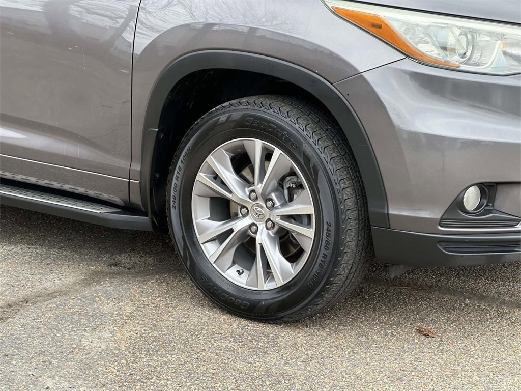 Used 2015 Toyota Highlander XLE image 25