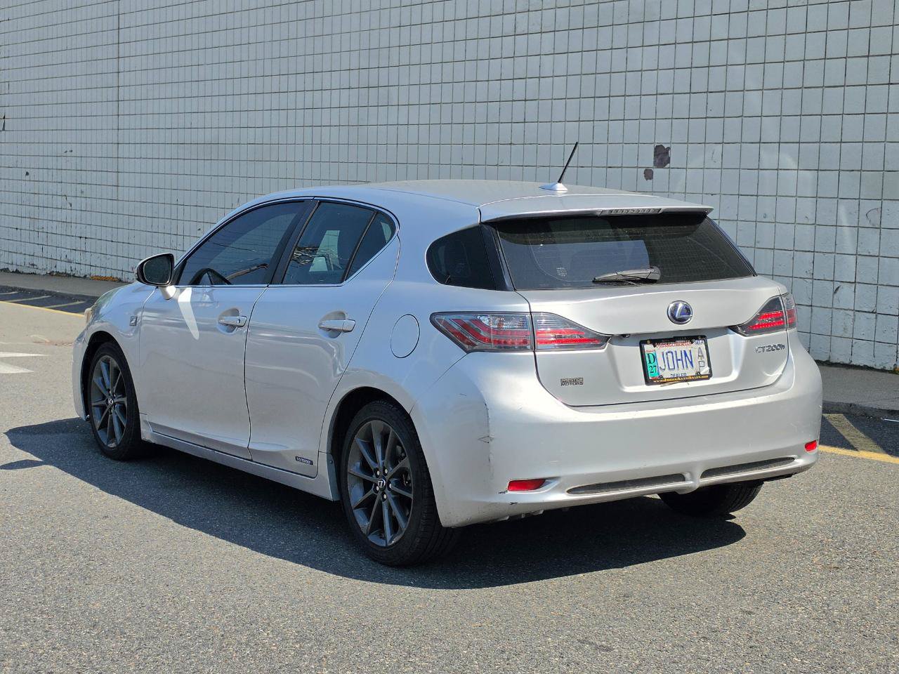 Used 2013 Lexus CT 200h w/ F Sport Pkg w/Nuluxe Trim FWD image 5