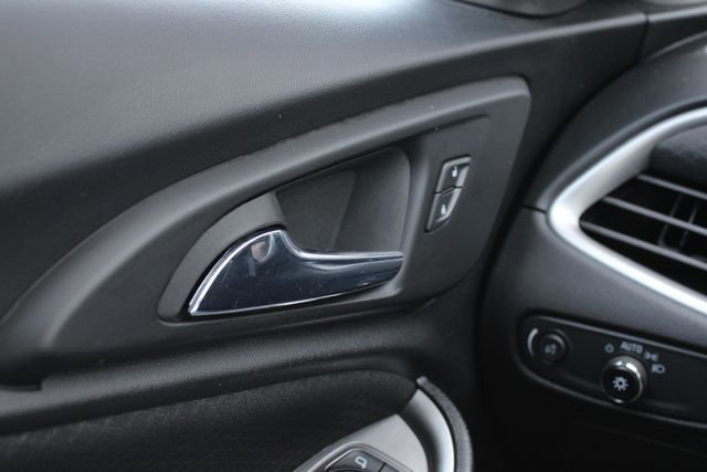 Used 2022 Chevrolet Malibu LT w/ Sport Edition FWD image 6