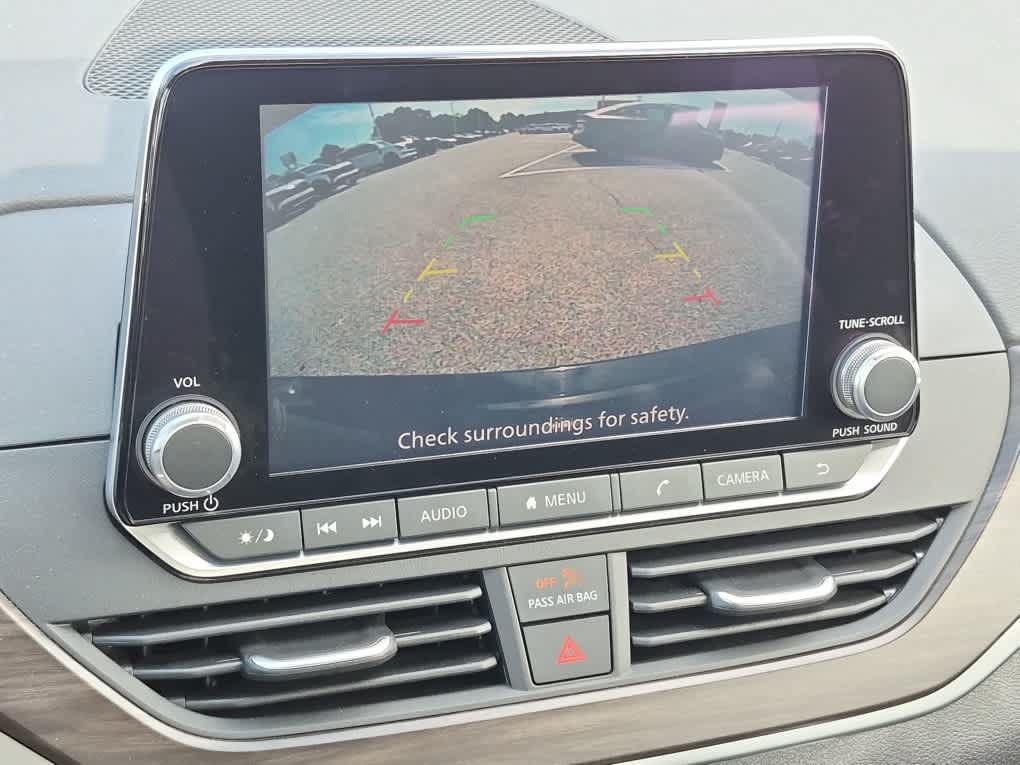 Used 2024 Nissan Altima 2.5 SV FWD image 14
