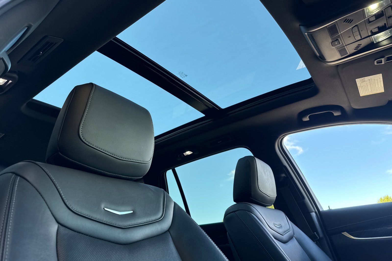 Certified 2025 Cadillac XT6 Premium Luxury image 18