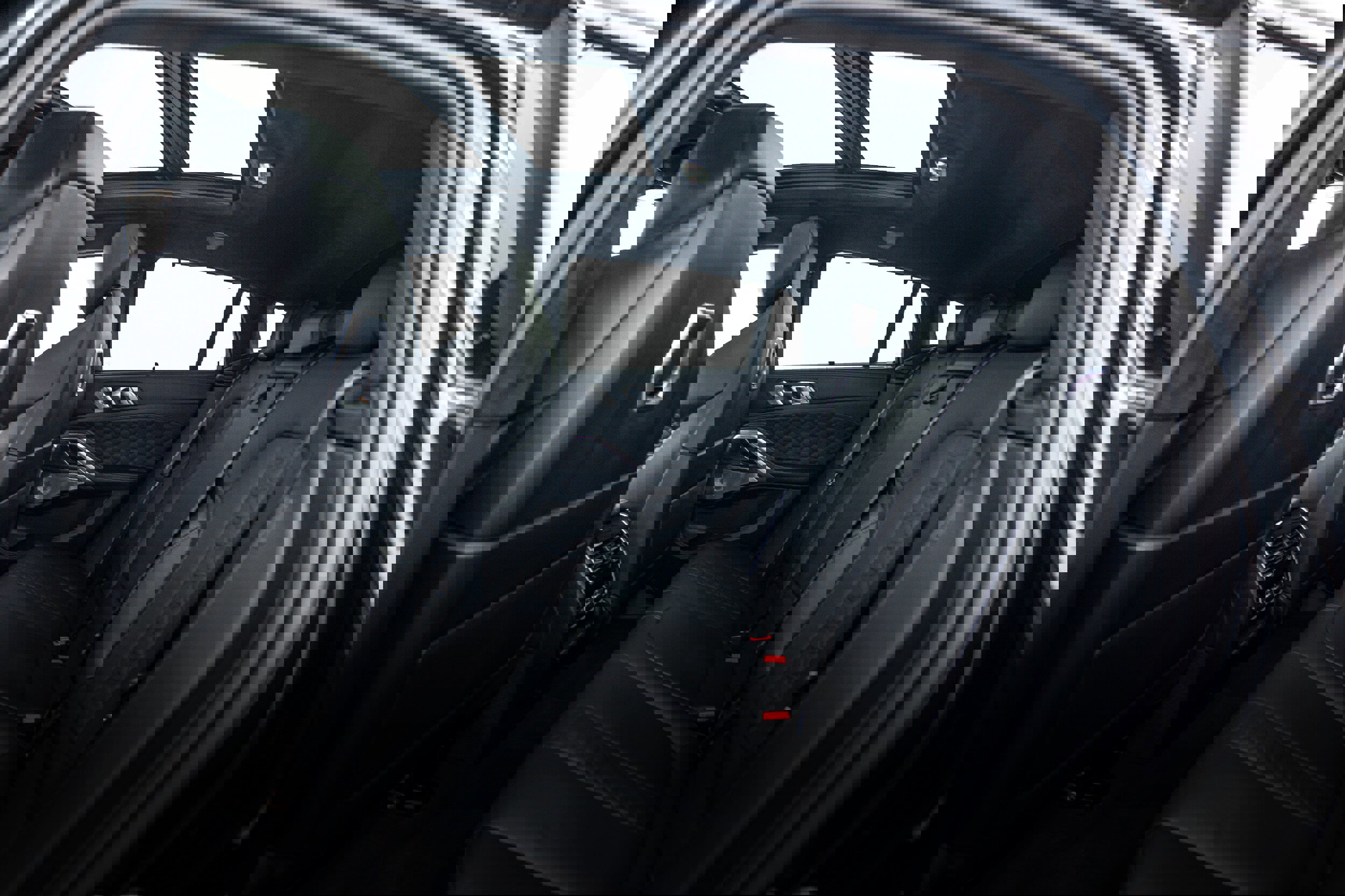 Used 2025 BMW X6 M Competition w/ Executive Package image 21