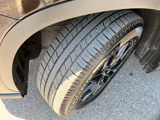Used 2021 Toyota Highlander XLE FWD image 29