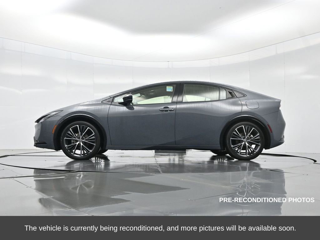 Used 2025 Toyota Prius XLE image 50