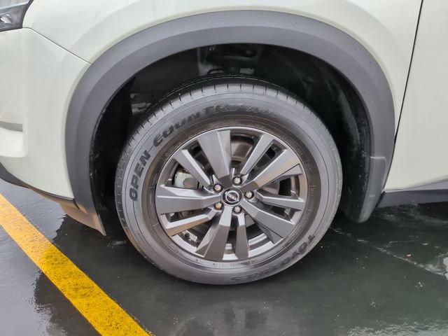 Used 2022 Nissan Pathfinder SV image 12