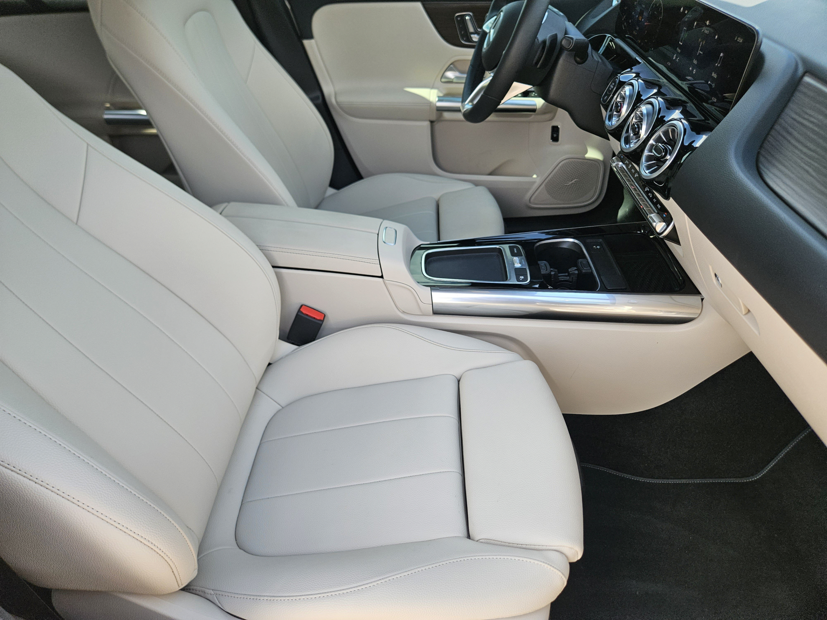 Certified 2026 Mercedes-Benz GLA 250 image 6