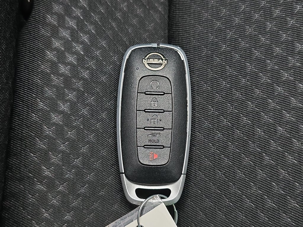 Used 2024 Nissan Versa SR FWD image 20