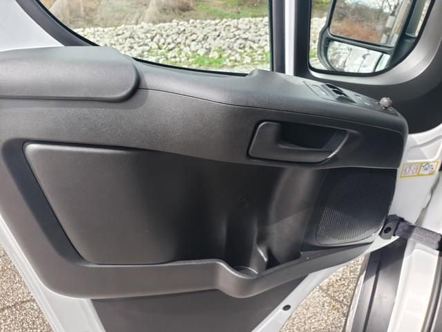 Used 2025 RAM ProMaster 2500 w/ Convenience Group image 11