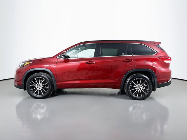 Used 2017 Toyota Highlander SE image 4