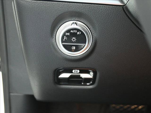 Certified 2026 Mercedes-Benz C 300 4MATIC Sedan image 10