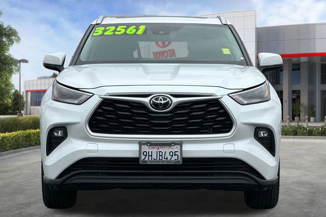 Used 2023 Toyota Highlander XLE AWD/4WD image 10