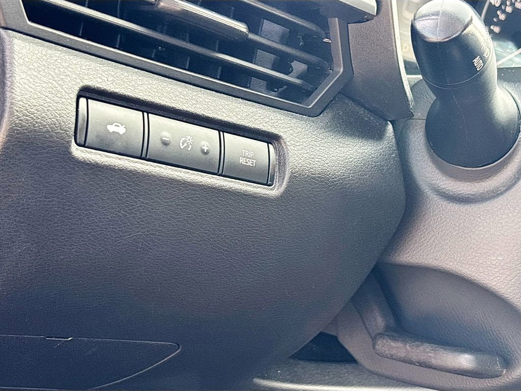 Used 2024 Nissan Altima 2.5 SV image 10