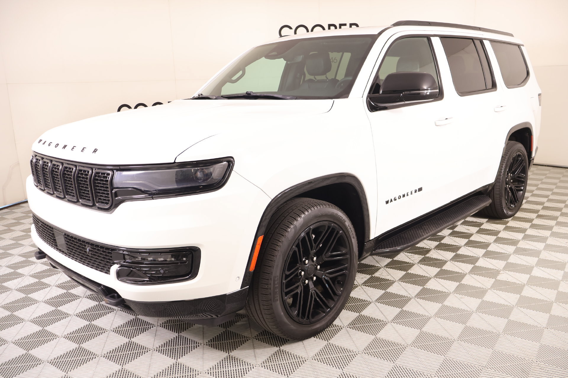 Used 2024 Jeep Wagoneer Series II RWD image 11