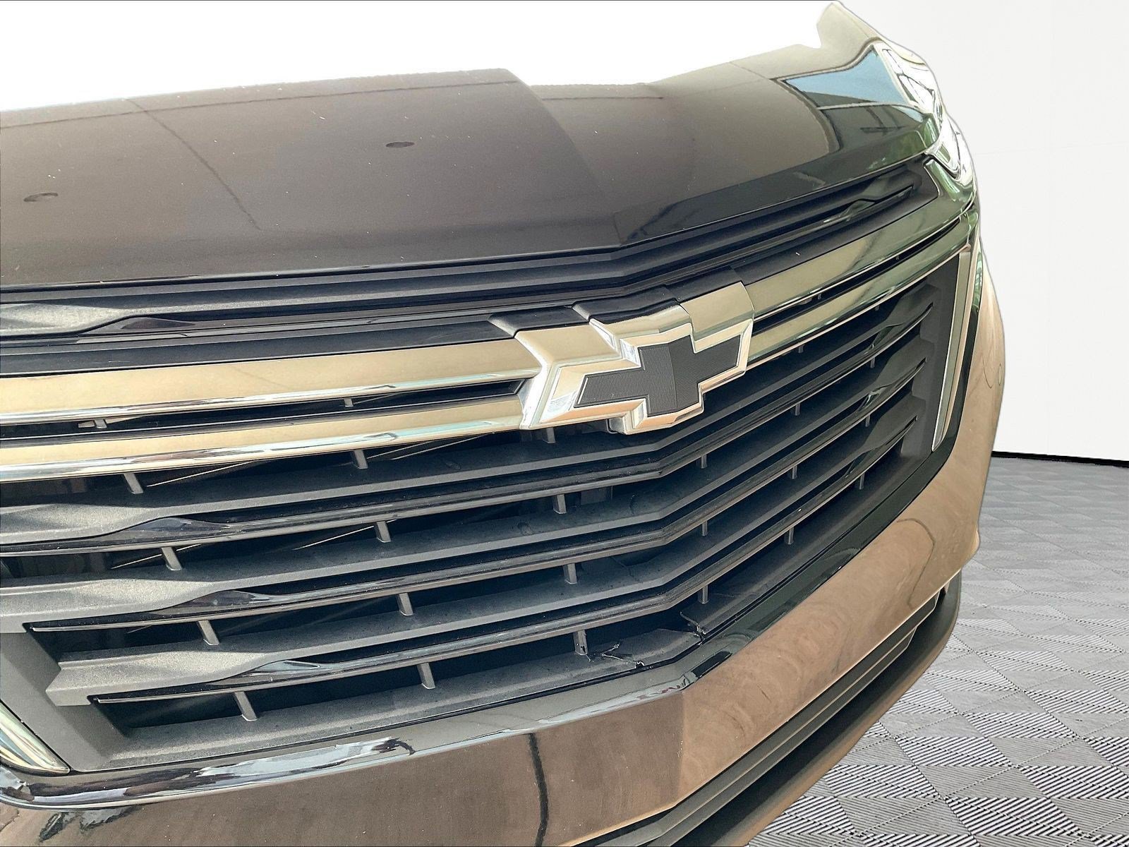 Used 2024 Chevrolet Equinox LS w/ Midnight Edition FWD image 30