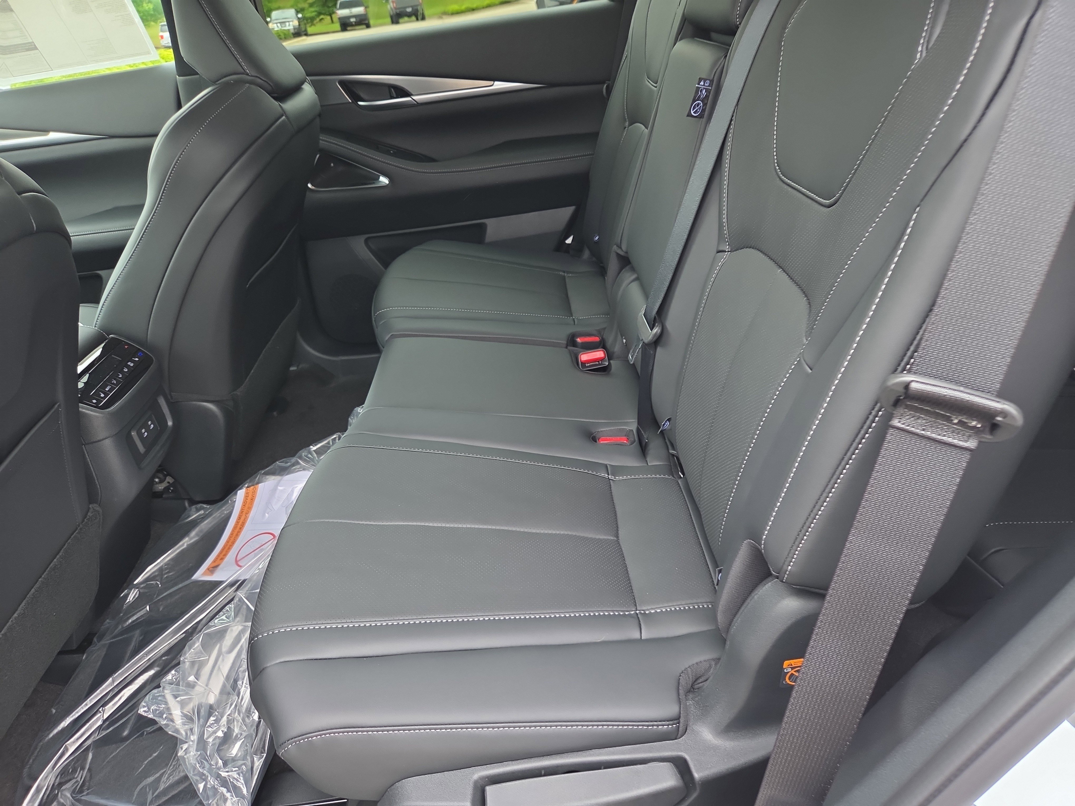 New 2027 INFINITI QX60 Luxe w/ Cargo Package AWD/4WD image 6