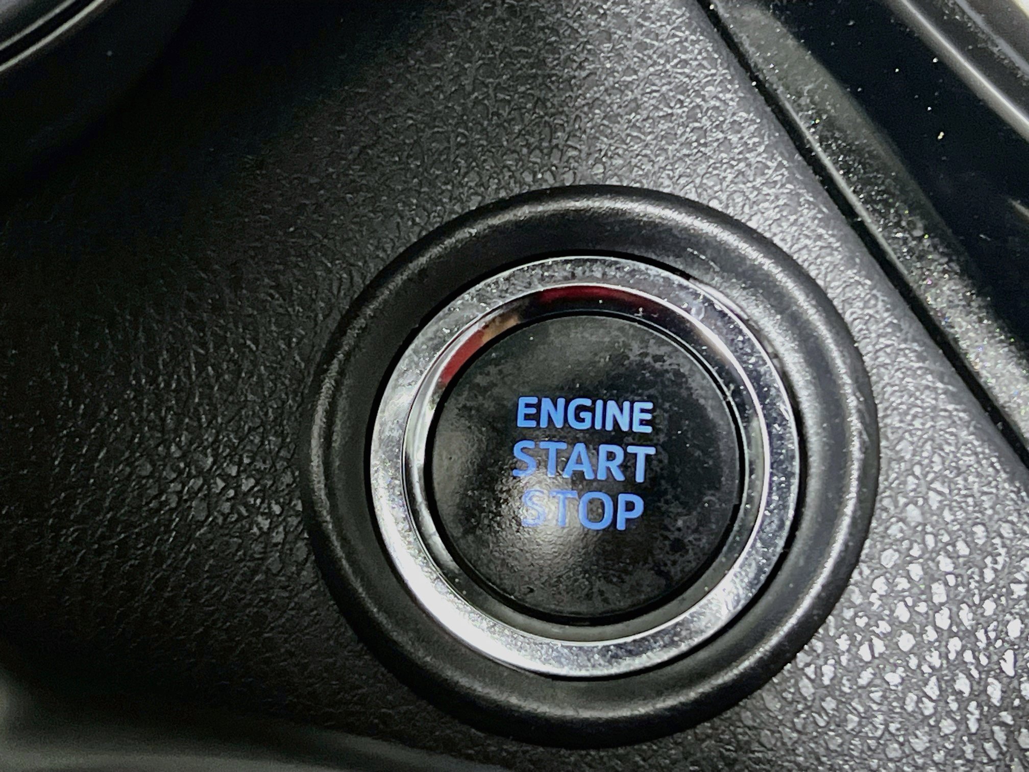 Used 2019 Toyota C-HR XLE FWD image 23