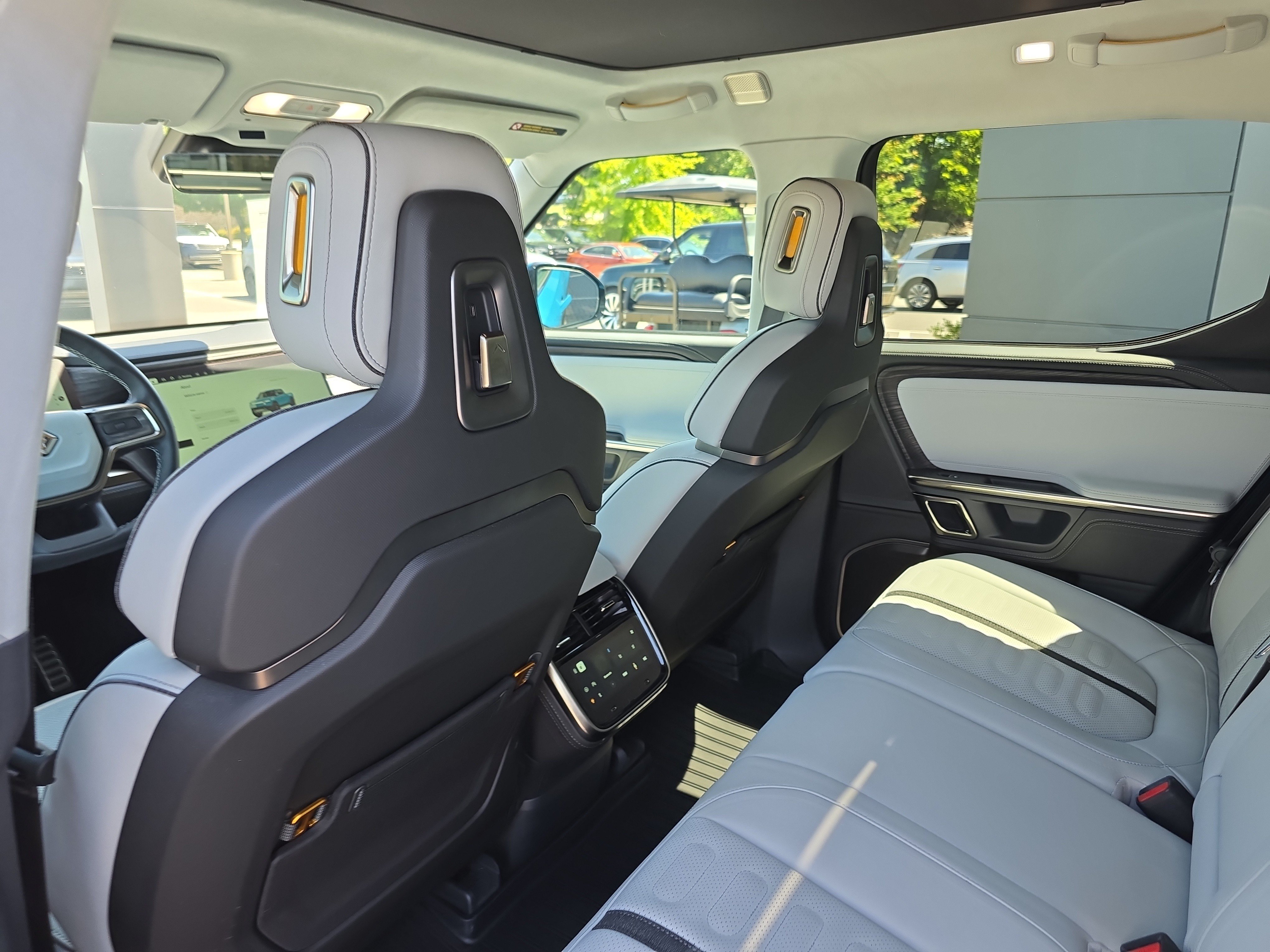 Used 2023 Rivian R1T Adventure AWD/4WD image 16