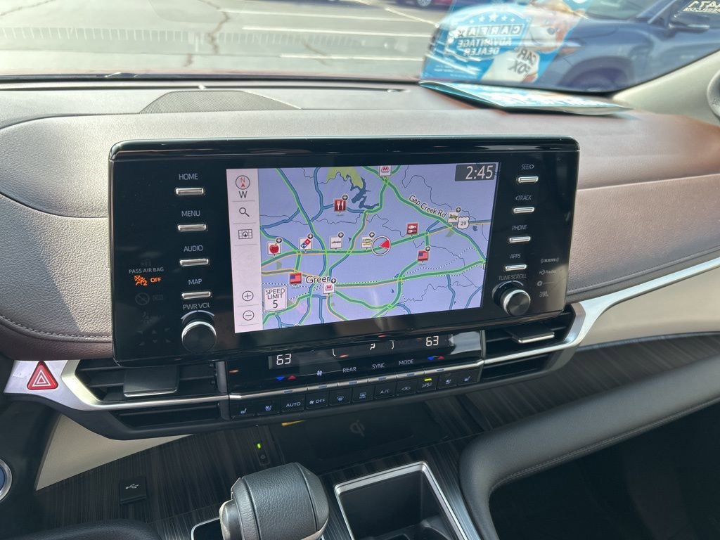 Used 2024 Toyota Sienna Platinum image 12