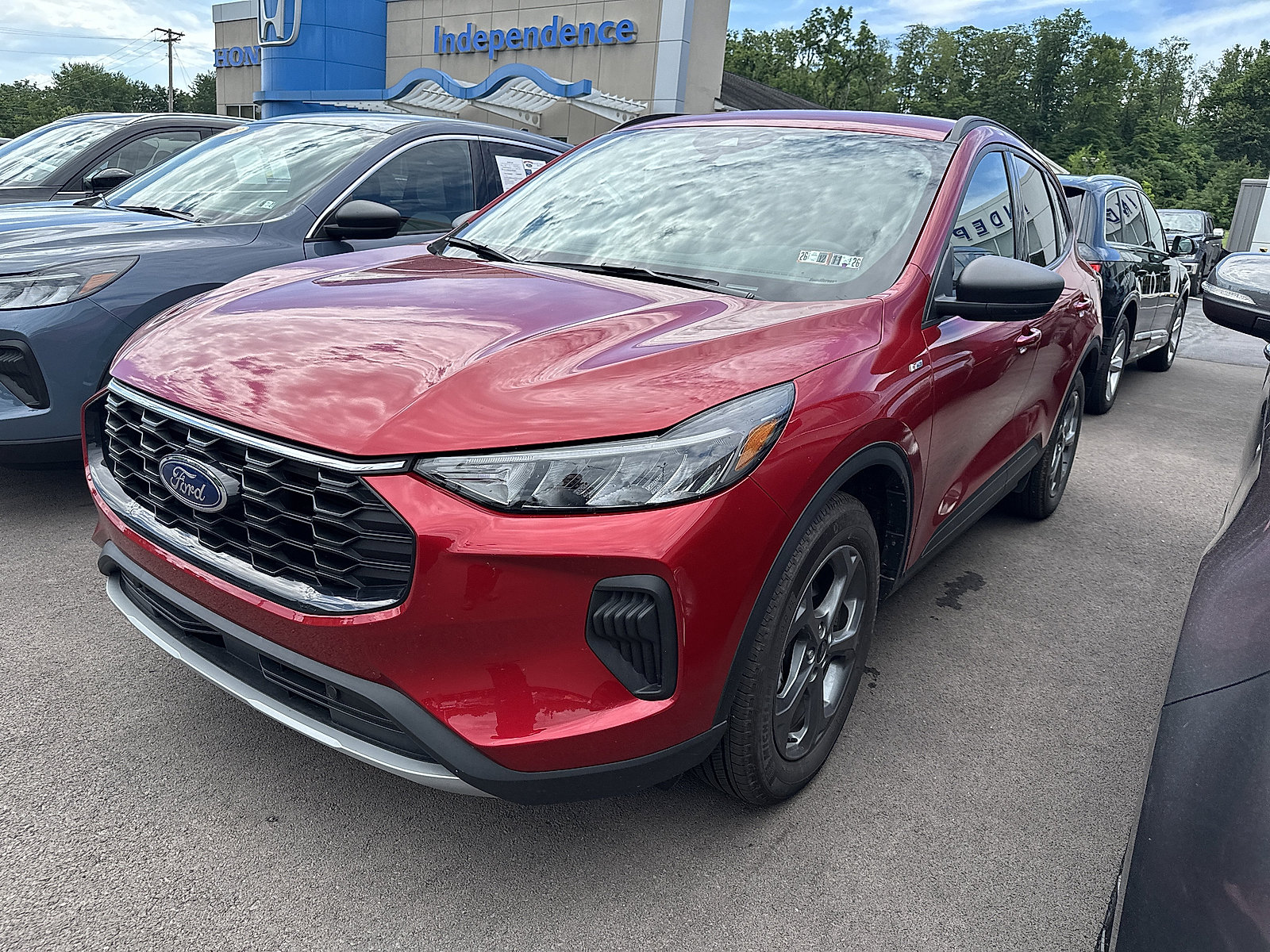 Used 2025 Ford Escape ST-Line w/ Tech Pack #1 AWD/4WD image 5