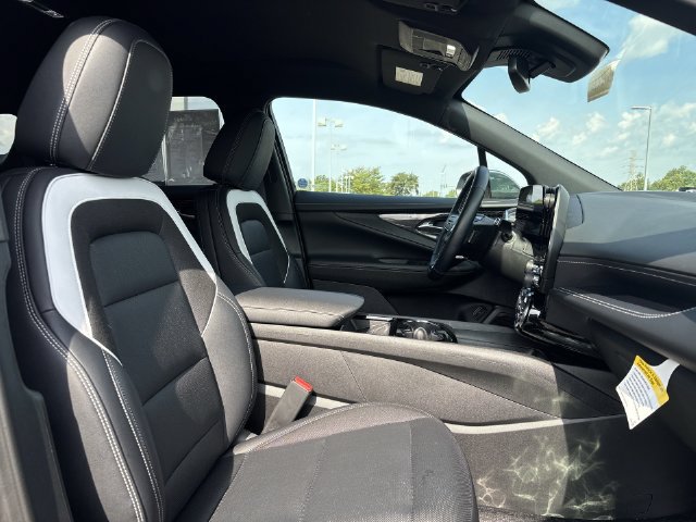 Certified 2025 Chevrolet Blazer EV LT AWD/4WD image 20