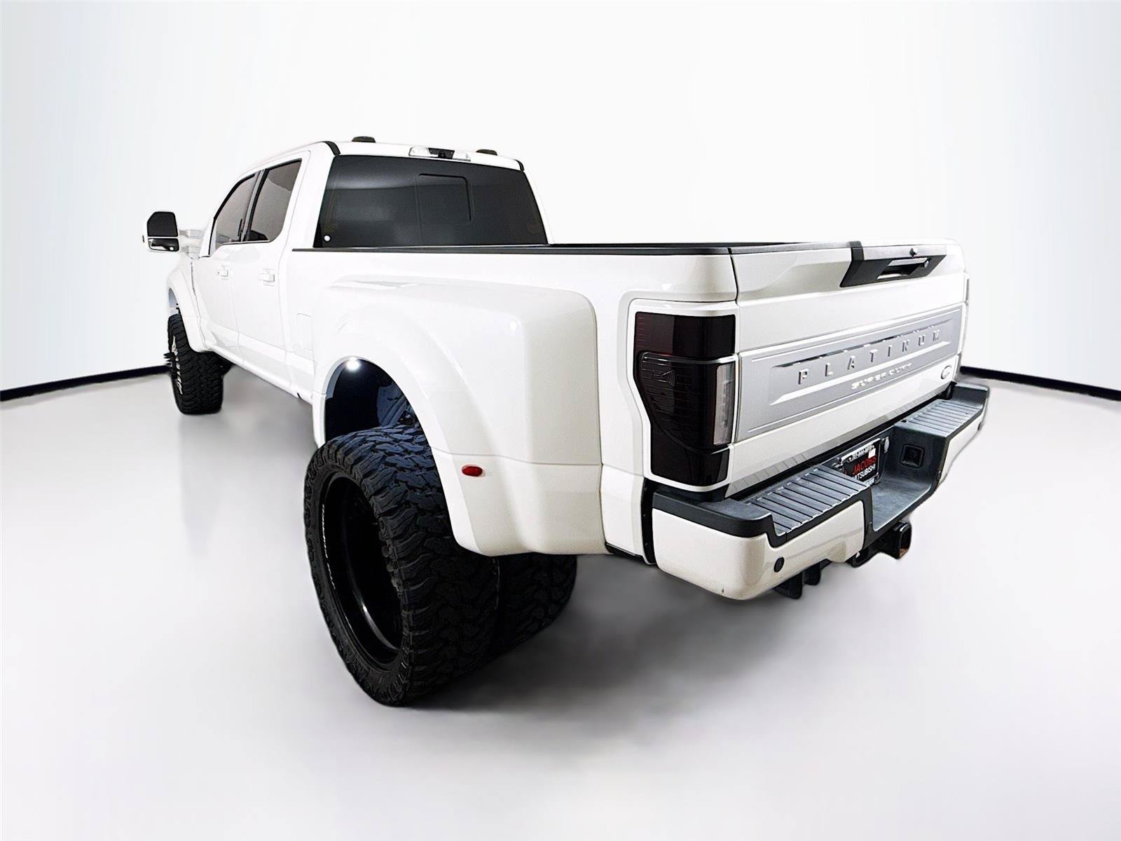 Used 2022 Ford F450 Platinum w/ FX4 Off-Road Package AWD/4WD image 28