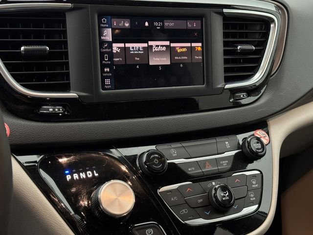 Used 2024 Chrysler Voyager LX FWD image 16
