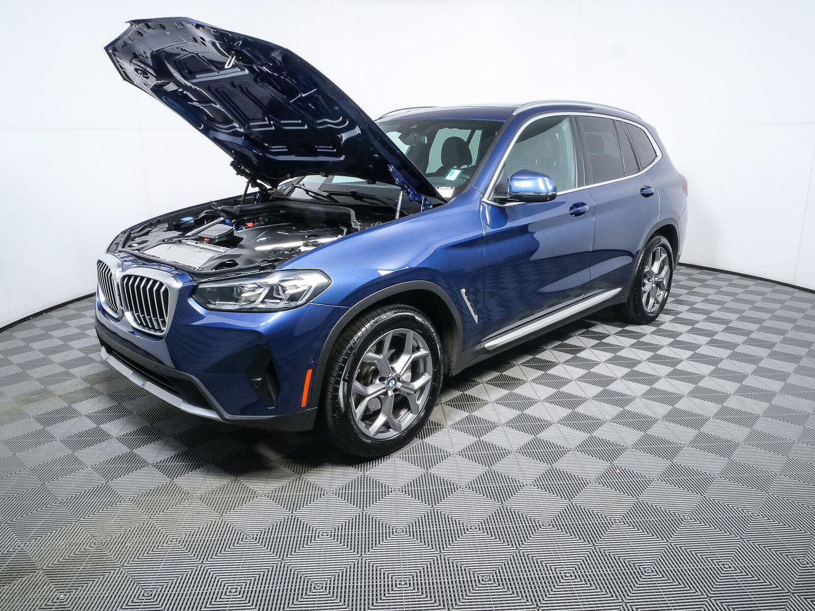 Used 2024 BMW X3 xDrive30i w/ Premium Package AWD/4WD image 34