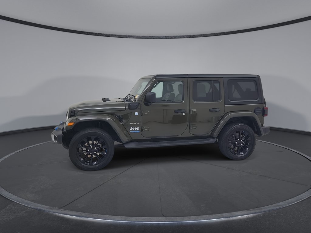 Used 2022 Jeep Wrangler Unlimited Sahara w/ Cold Weather Group AWD/4WD image 10