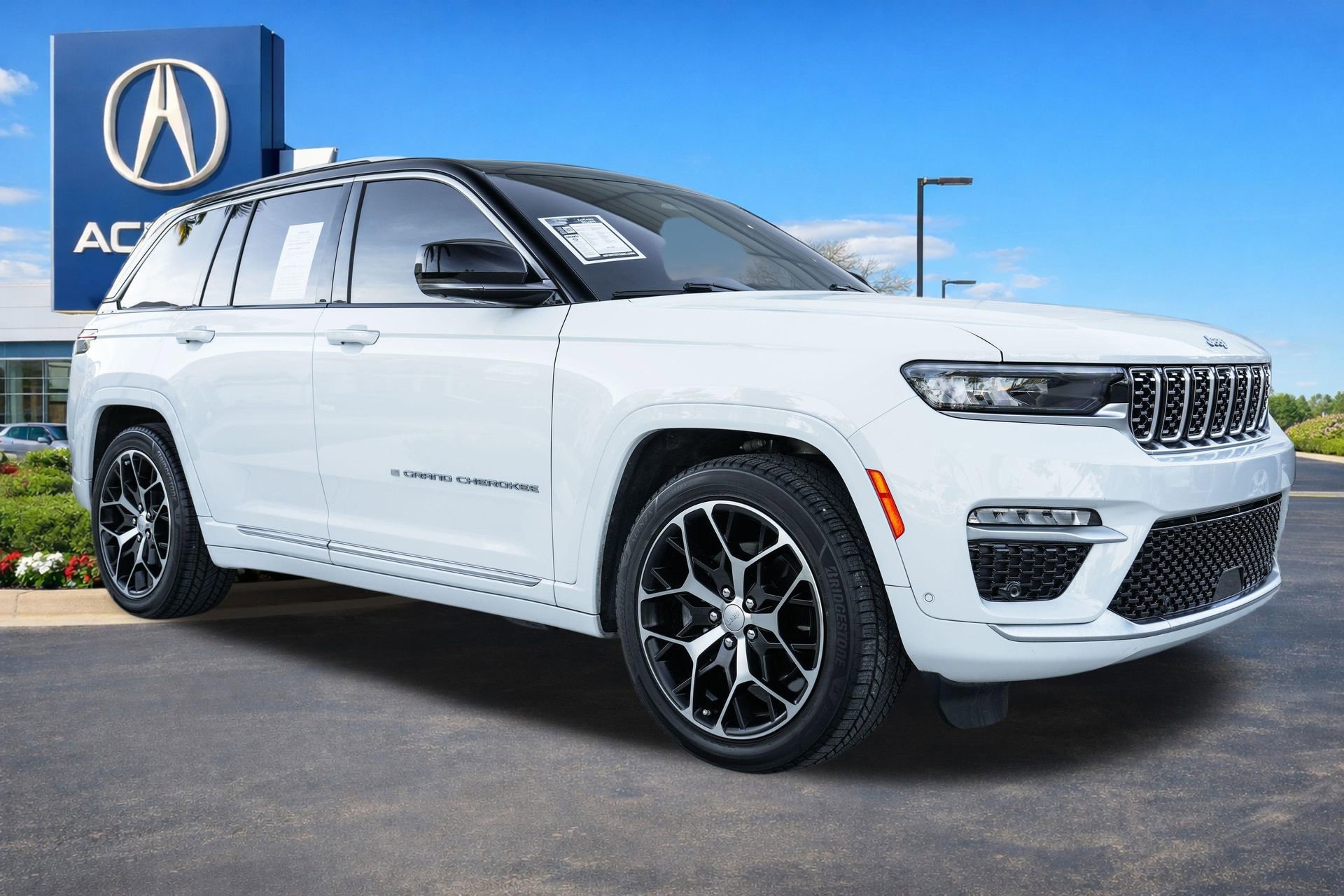 Used 2022 Jeep Grand Cherokee Summit image 3