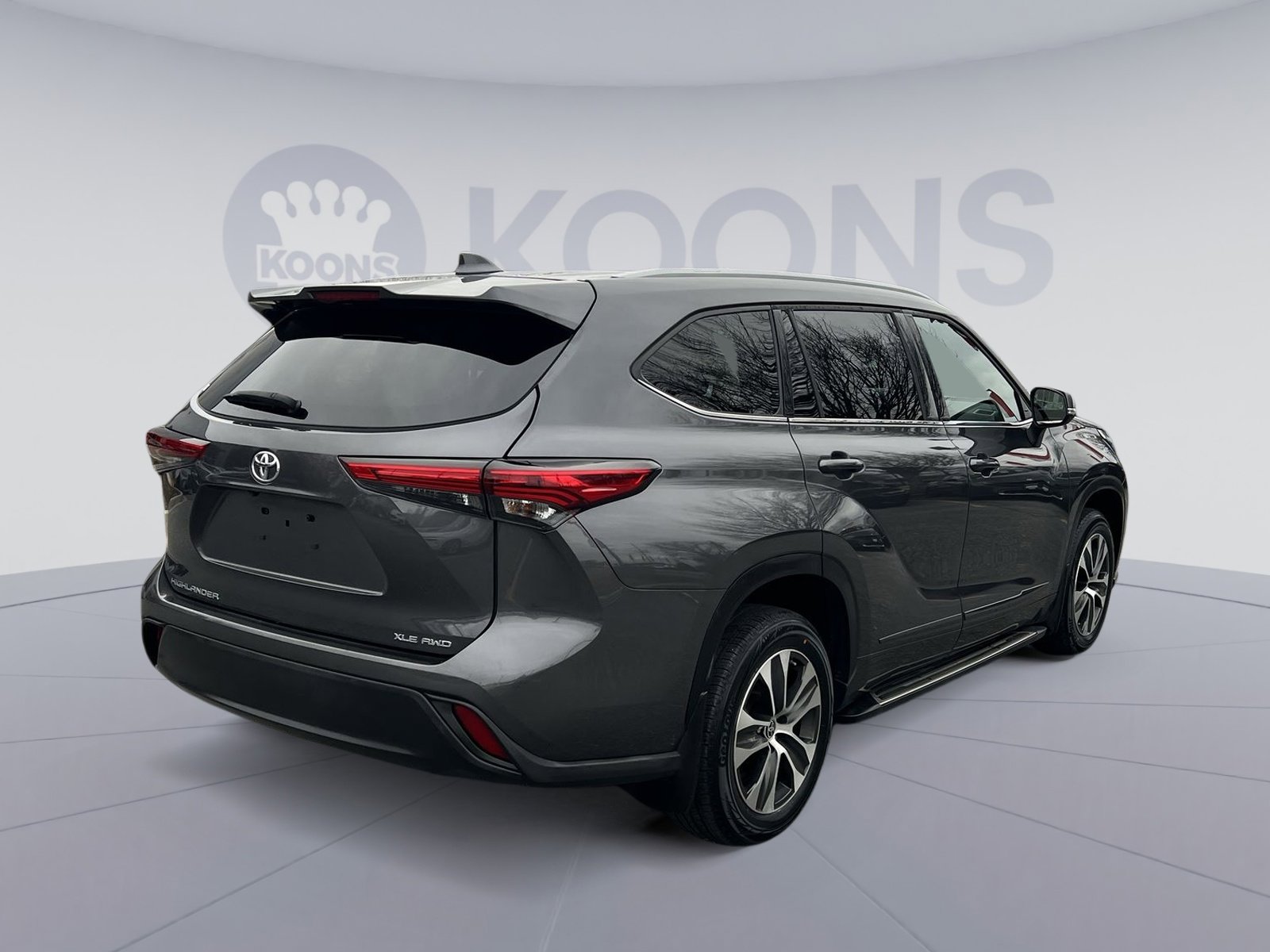 Used 2022 Toyota Highlander XLE image 7