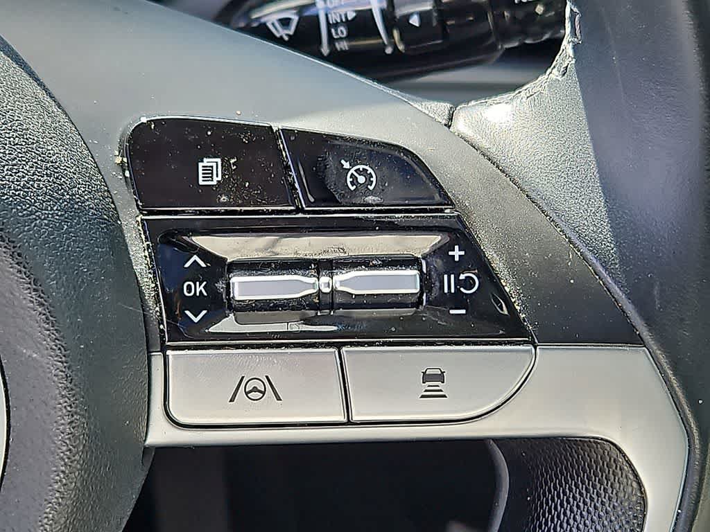 Used 2021 Hyundai Elantra Limited FWD image 22