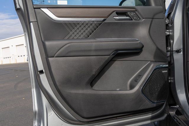 Used 2025 GMC Acadia Denali w/ LPO, Floor Liner Package image 16