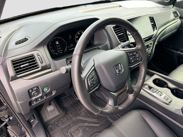 Used 2025 Honda Ridgeline TrailSport image 9