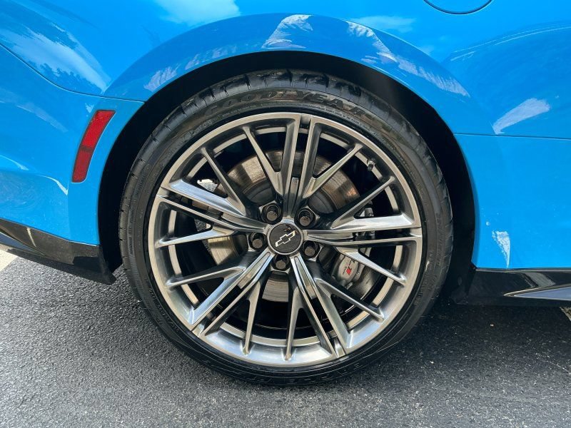 Used 2022 Chevrolet Camaro ZL1 RWD image 33