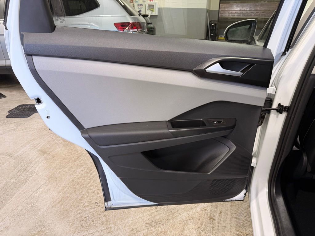 Used 2022 Volkswagen Taos SE image 19