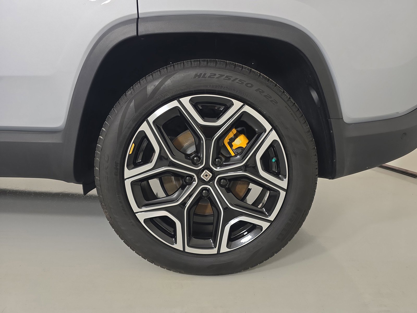 Used 2023 Rivian R1S Adventure AWD/4WD image 10