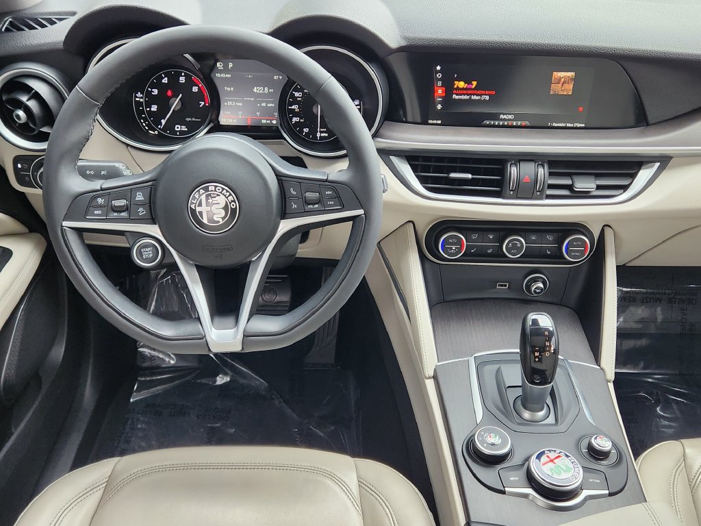 Used 2019 Alfa Romeo Stelvio Ti AWD/4WD image 3