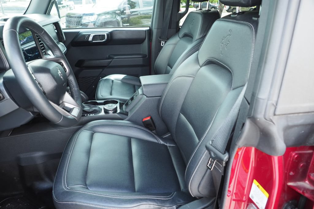 Used 2025 Ford Bronco Badlands AWD/4WD image 14