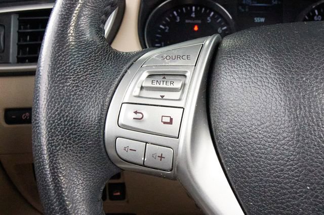 Used 2016 Nissan Rogue SL w/ SL Premium Package AWD/4WD image 16