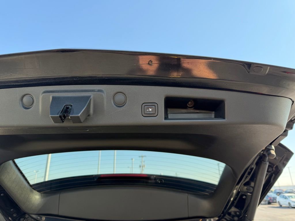 Used 2022 Chevrolet Equinox RS w/ LPO, Floor Liner Package image 45