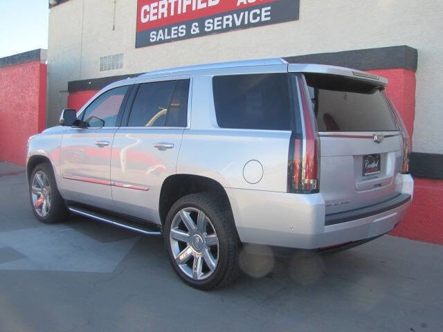 Used 2018 Cadillac Escalade Luxury AWD/4WD image 9