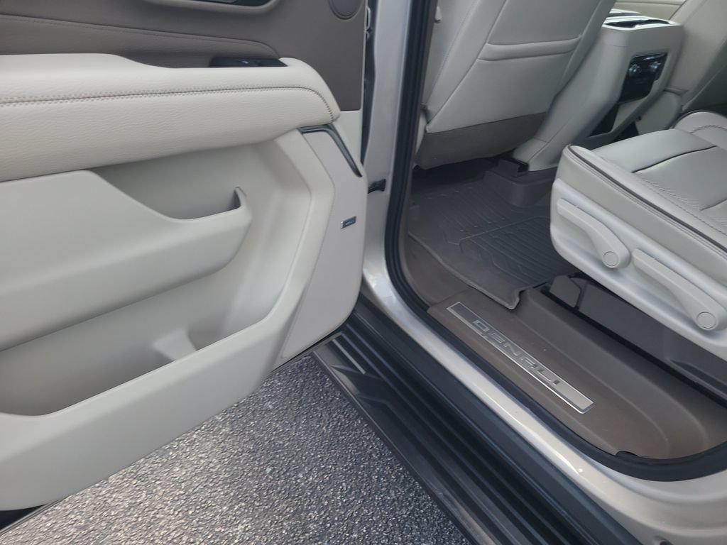 Used 2021 GMC Yukon XL Denali RWD image 10