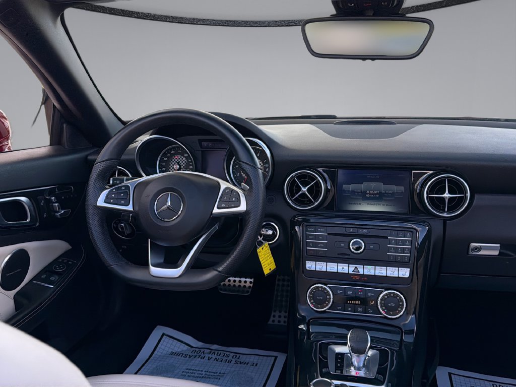 Used 2020 Mercedes-Benz SLC 300 image 17