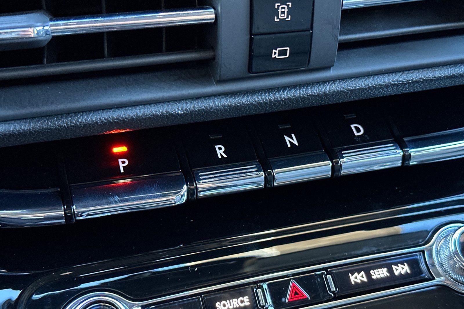 Used 2020 Lincoln Corsair Reserve image 21