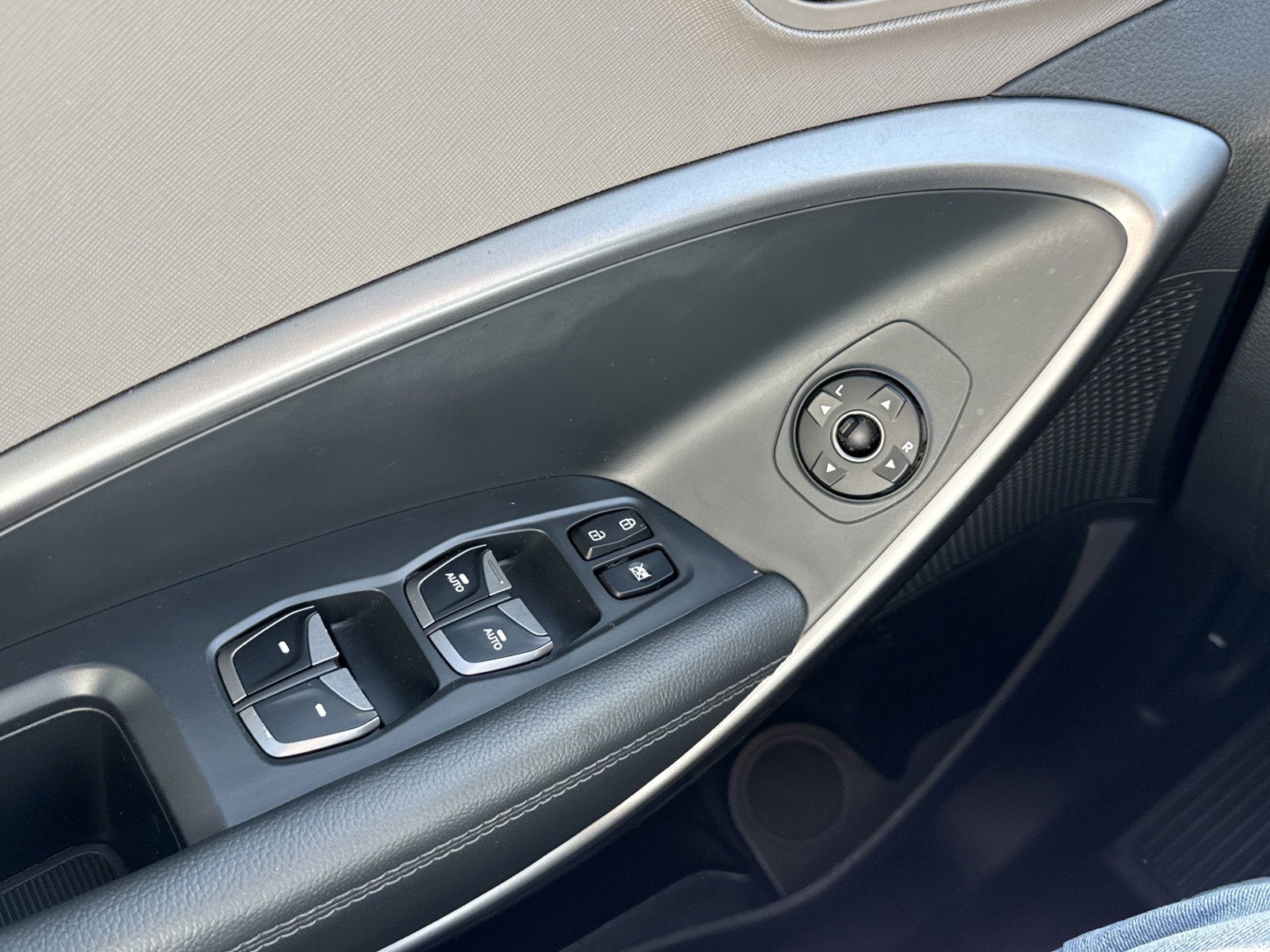 Used 2019 Hyundai Santa Fe XL image 21